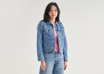 5 Rekomendasi Jaket Levi's Wanita Keren & Stylish